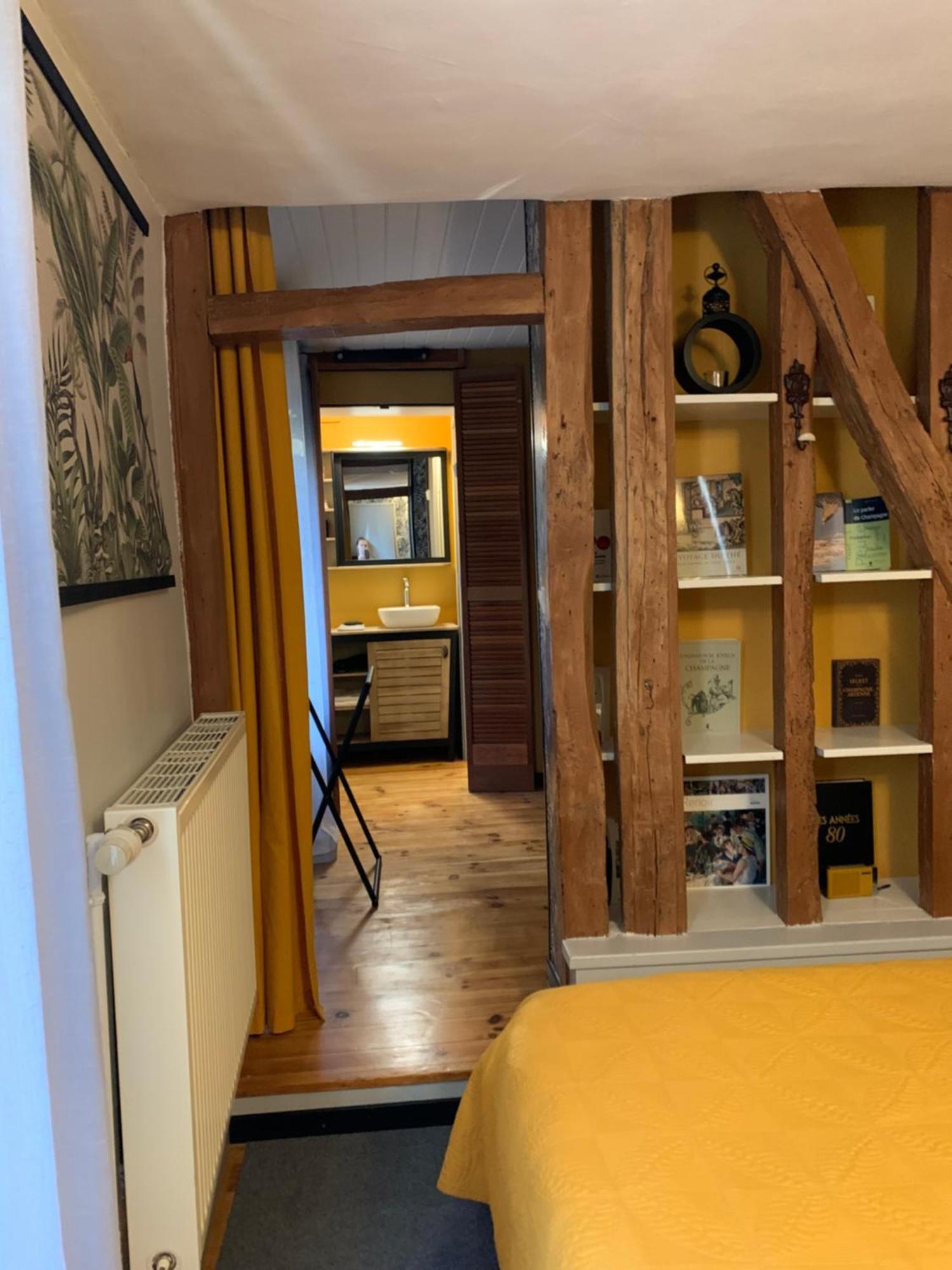 Duplex La Maisonnette 1 Chambre - Parking Gratuit Труа Экстерьер фото